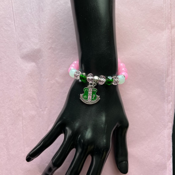 Alpha Kappa Alpha Bling Natural Agate Shield Charm Bracelet - Picture 4 of 7